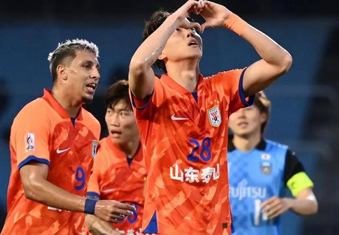 包含热血激荡！中超联赛发生转机球队争先闯关的词条